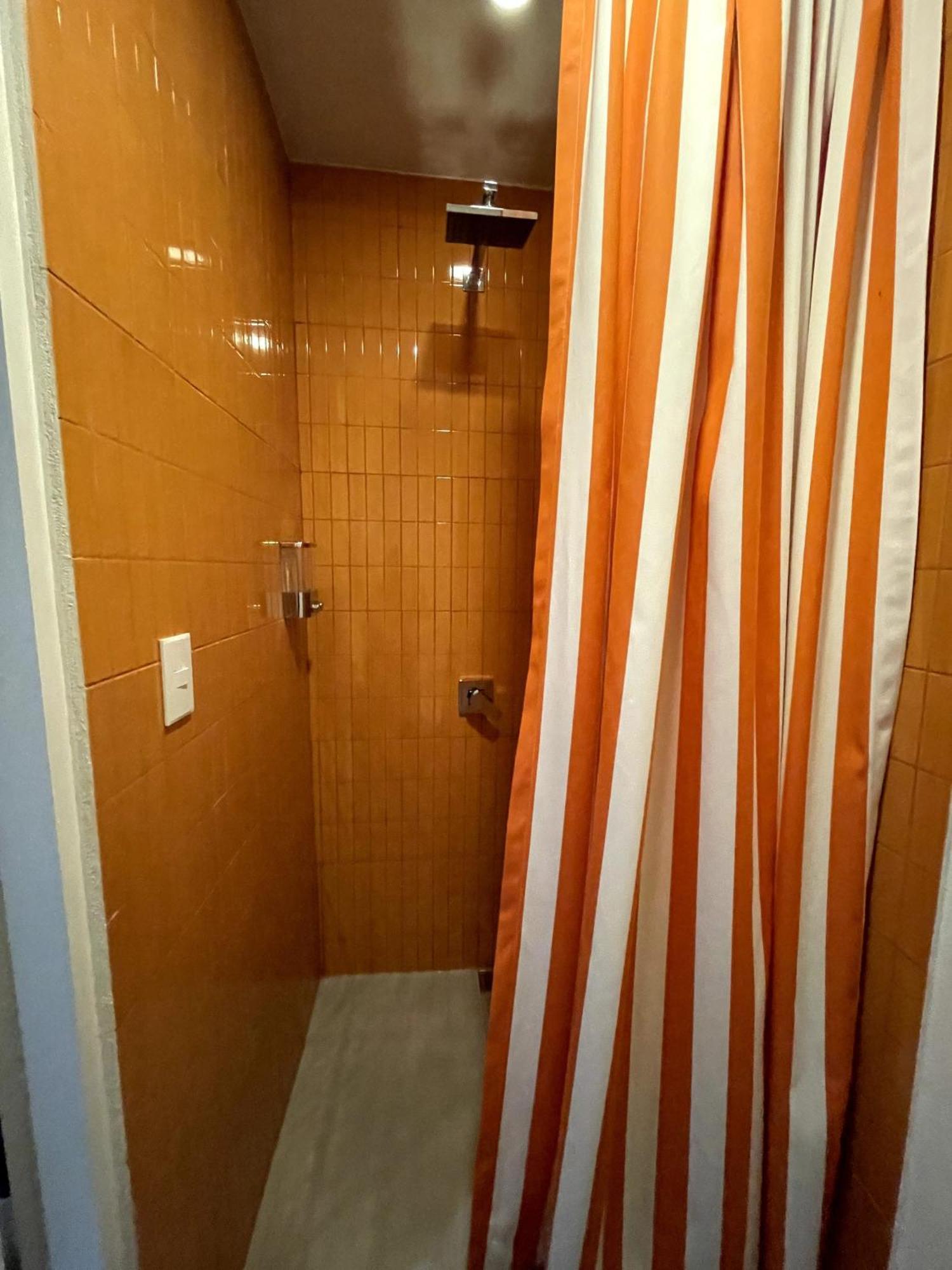 Nina'S - Juan Santamaria Hotell Alajuela Eksteriør bilde